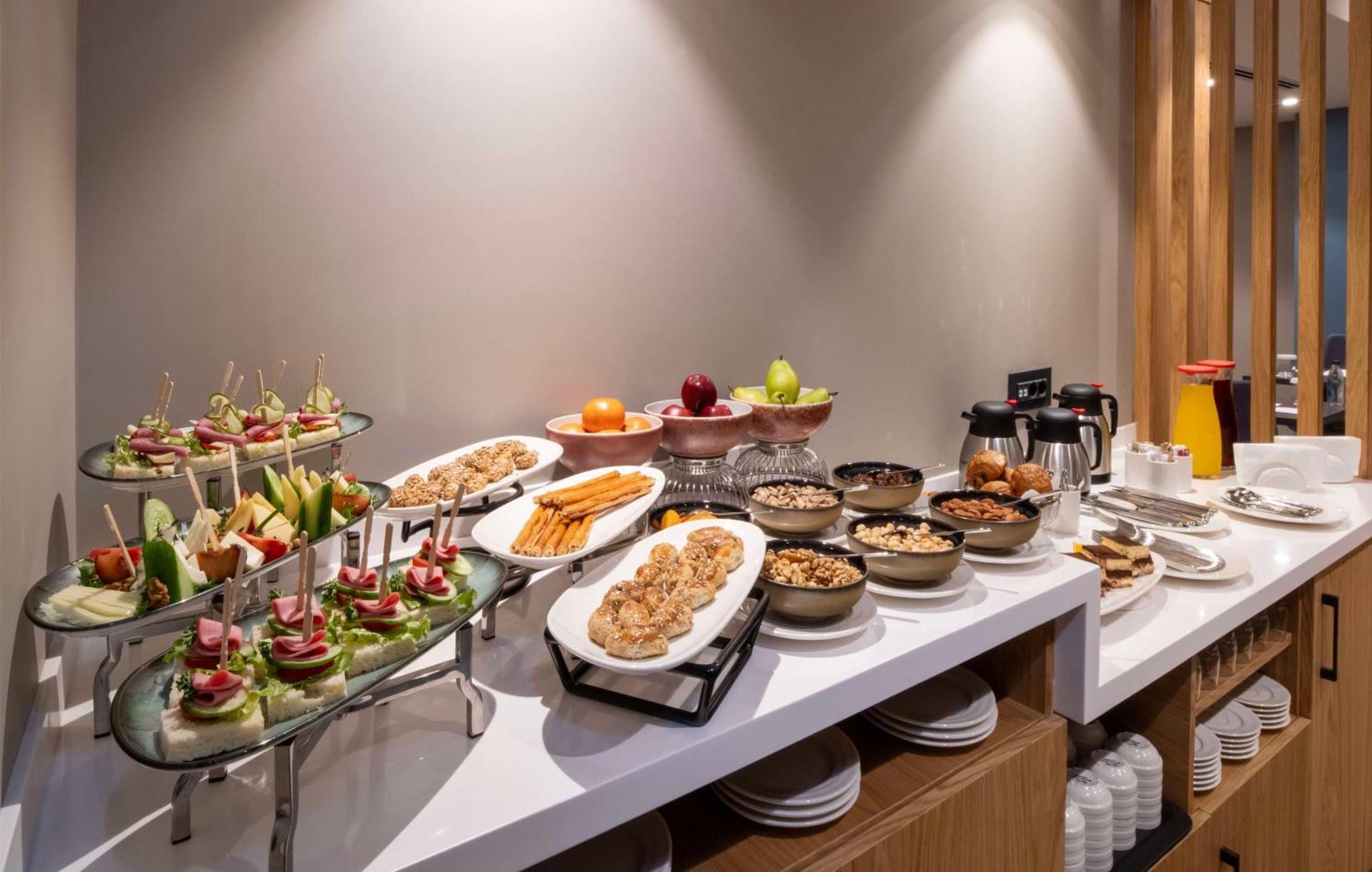 Hampton By Hilton Istanbul Sirkeci Hotel Bagian luar foto